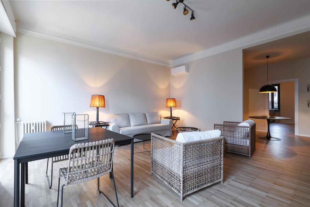 Luxury San Babila Apartment Мілан Екстер'єр фото