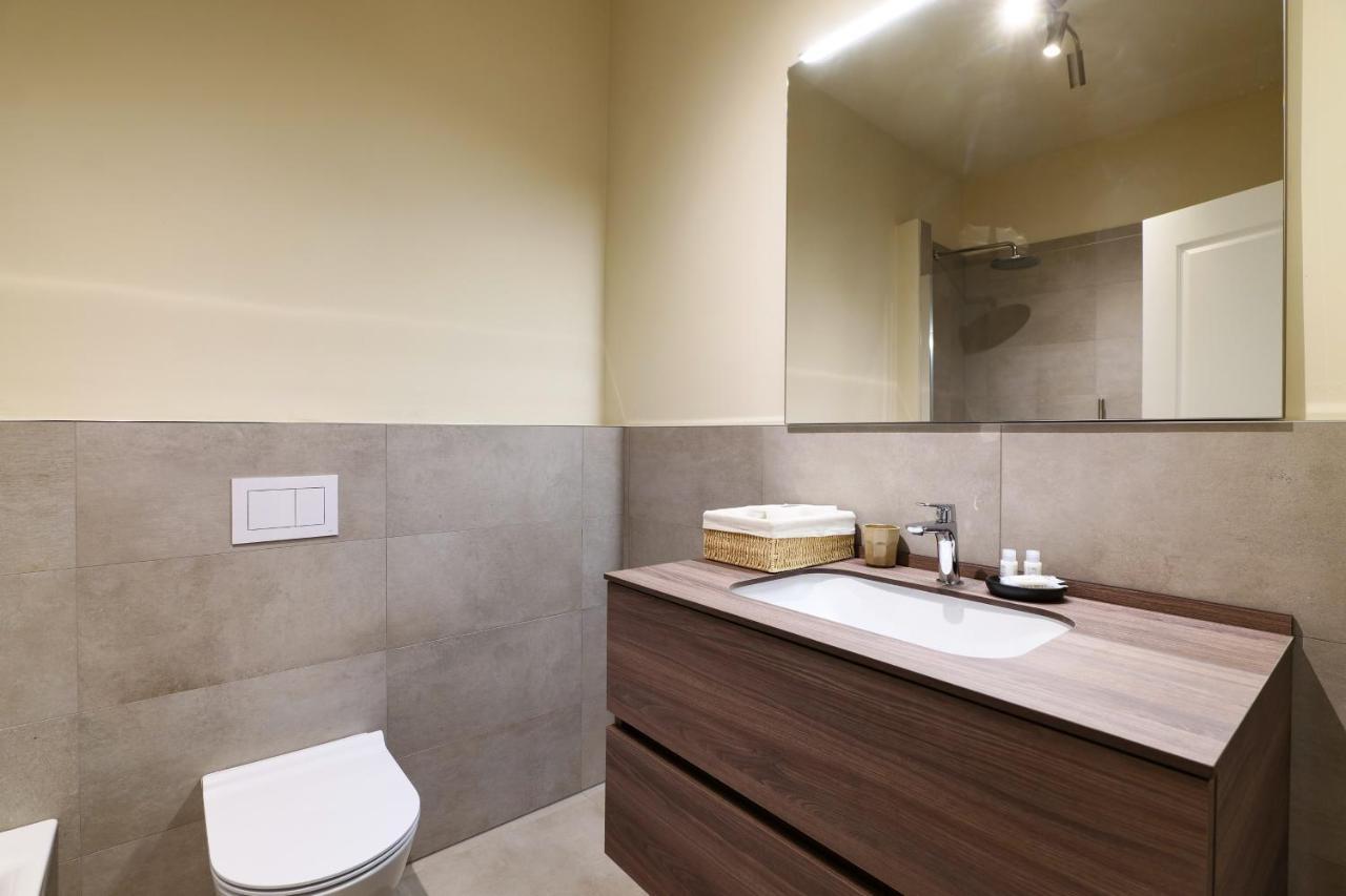 Luxury San Babila Apartment Мілан Екстер'єр фото