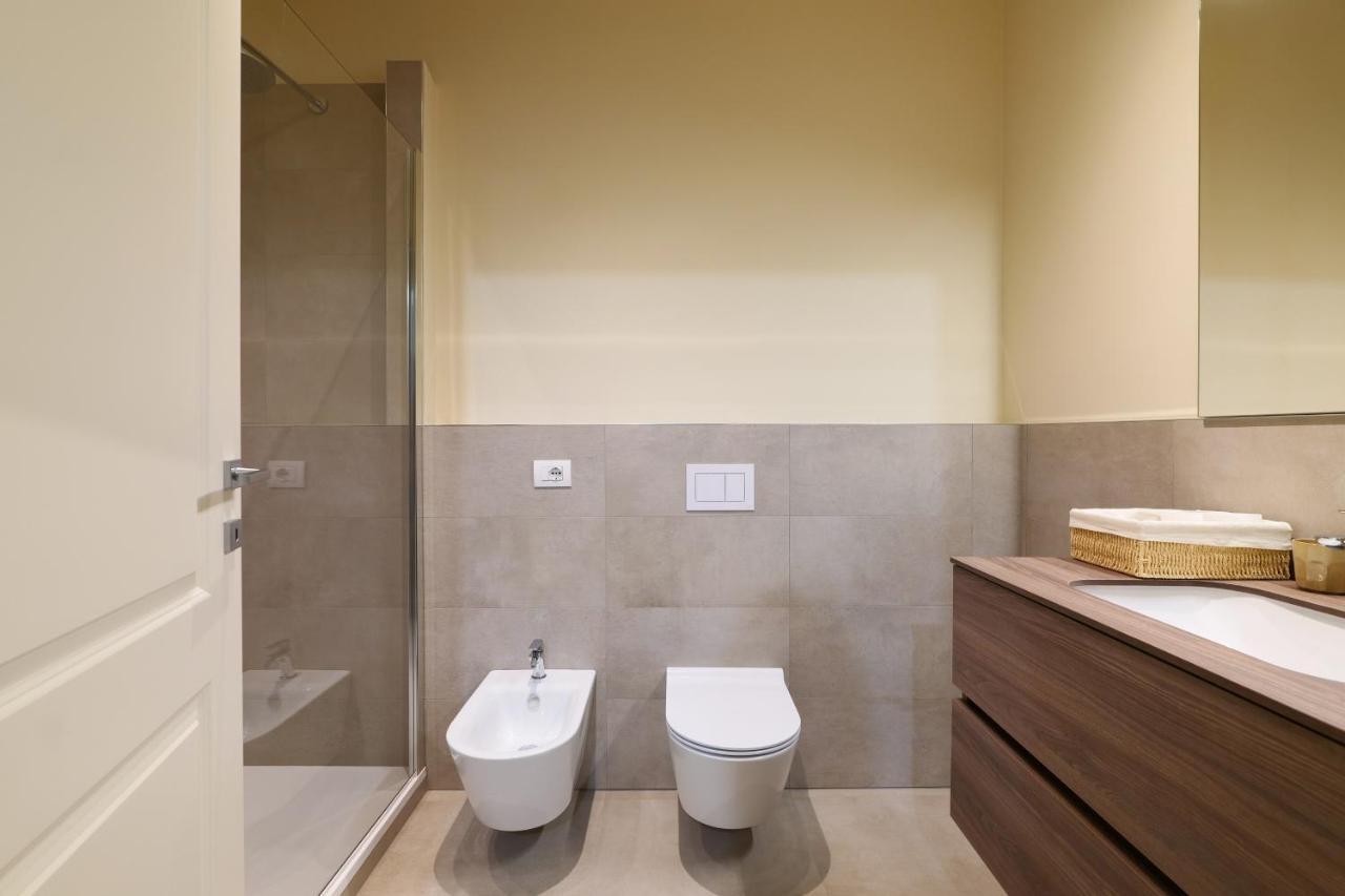 Luxury San Babila Apartment Мілан Екстер'єр фото