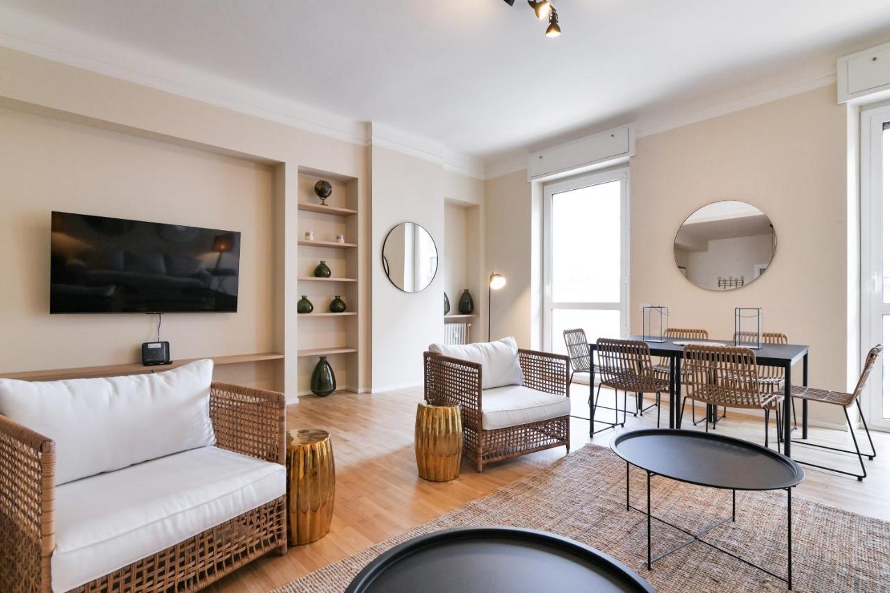 Luxury San Babila Apartment Мілан Екстер'єр фото